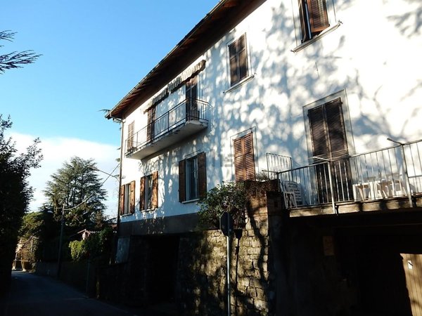 appartamento in vendita a Leggiuno in zona Cellina