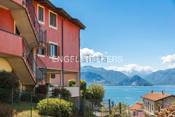 appartamento in vendita a Leggiuno in zona Reno