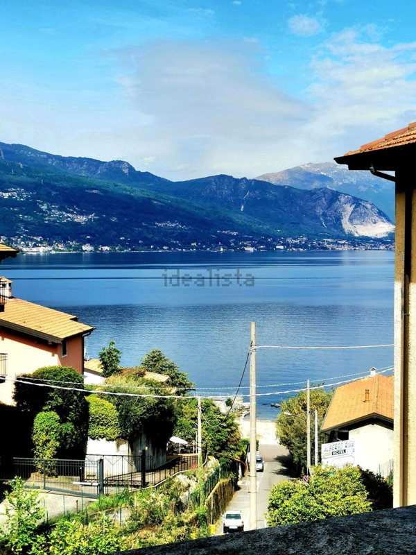 appartamento in vendita a Leggiuno in zona Reno