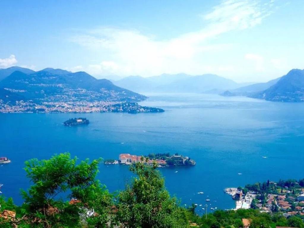 intera palazzina in vendita a Leggiuno