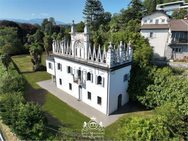 casa indipendente in vendita a Leggiuno