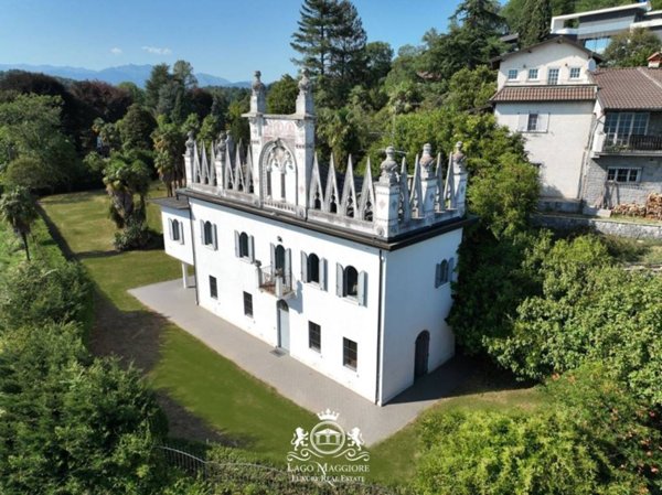 casa indipendente in vendita a Leggiuno in zona Arolo