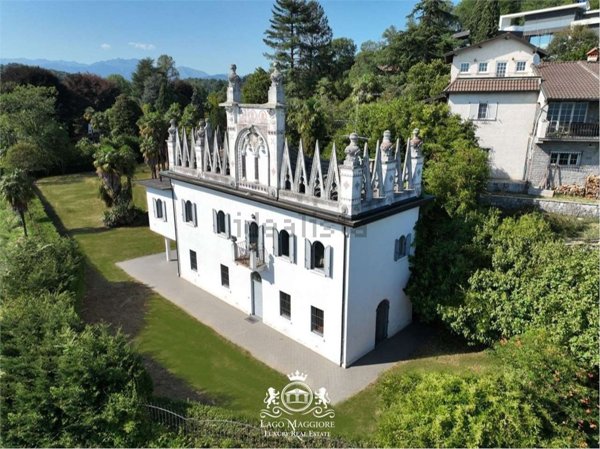 casa indipendente in vendita a Leggiuno