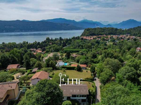 casa indipendente in vendita a Leggiuno in zona Bosco