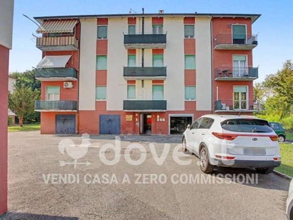 appartamento in vendita a Leggiuno in zona Marzaro