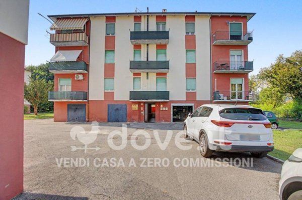 appartamento in vendita a Leggiuno in zona Marzaro