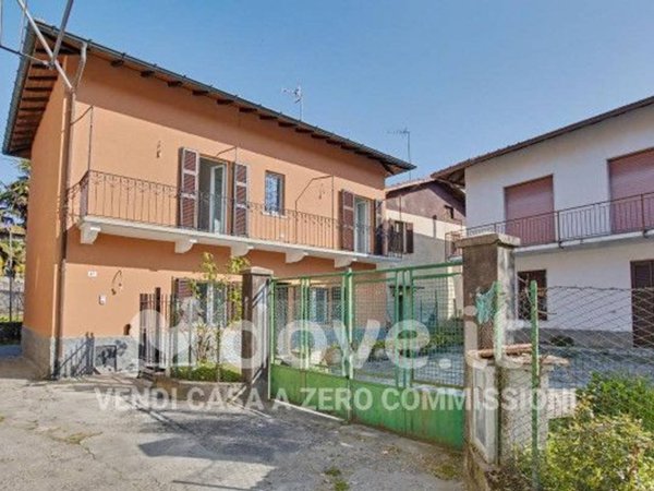 casa indipendente in vendita a Leggiuno in zona Cellina