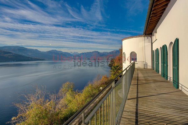 casa indipendente in vendita a Leggiuno in zona Reno