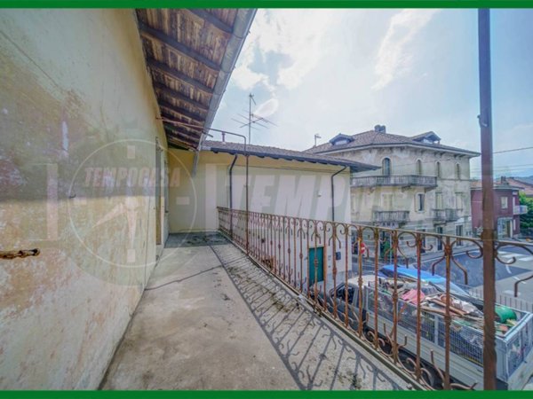 casa indipendente in vendita a Leggiuno