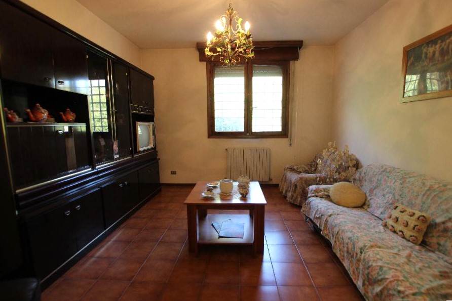 casa indipendente in vendita a Leggiuno in zona Reno