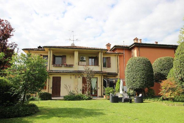 casa indipendente in vendita a Leggiuno in zona Reno