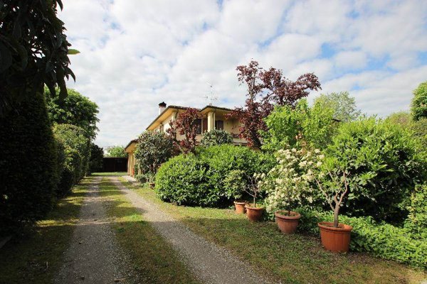 casa indipendente in vendita a Leggiuno in zona Reno