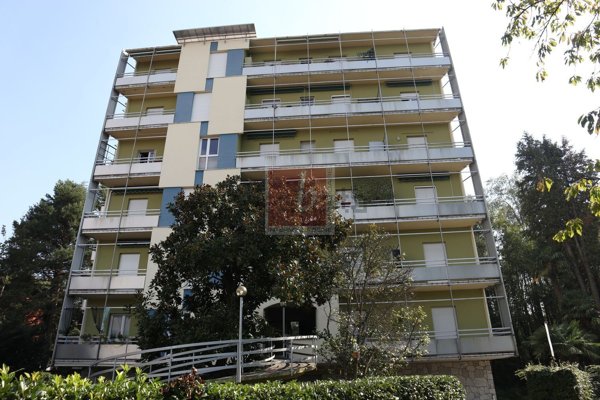 appartamento in vendita a Leggiuno in zona Reno