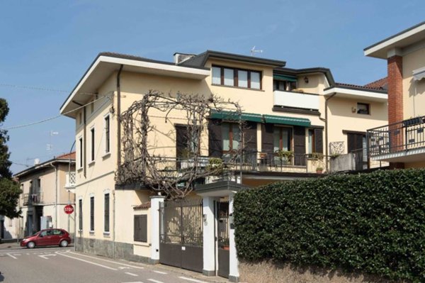 casa indipendente in vendita a Lonate Ceppino