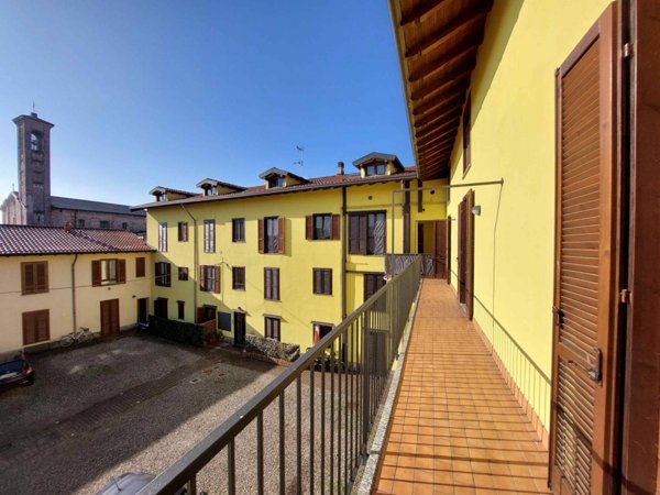 appartamento in vendita a Lonate Ceppino