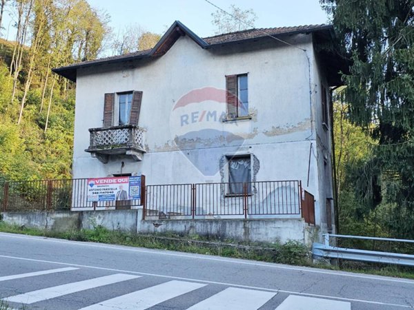 casa indipendente in vendita a Lonate Ceppino
