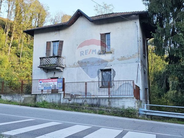 casa indipendente in vendita a Lonate Ceppino