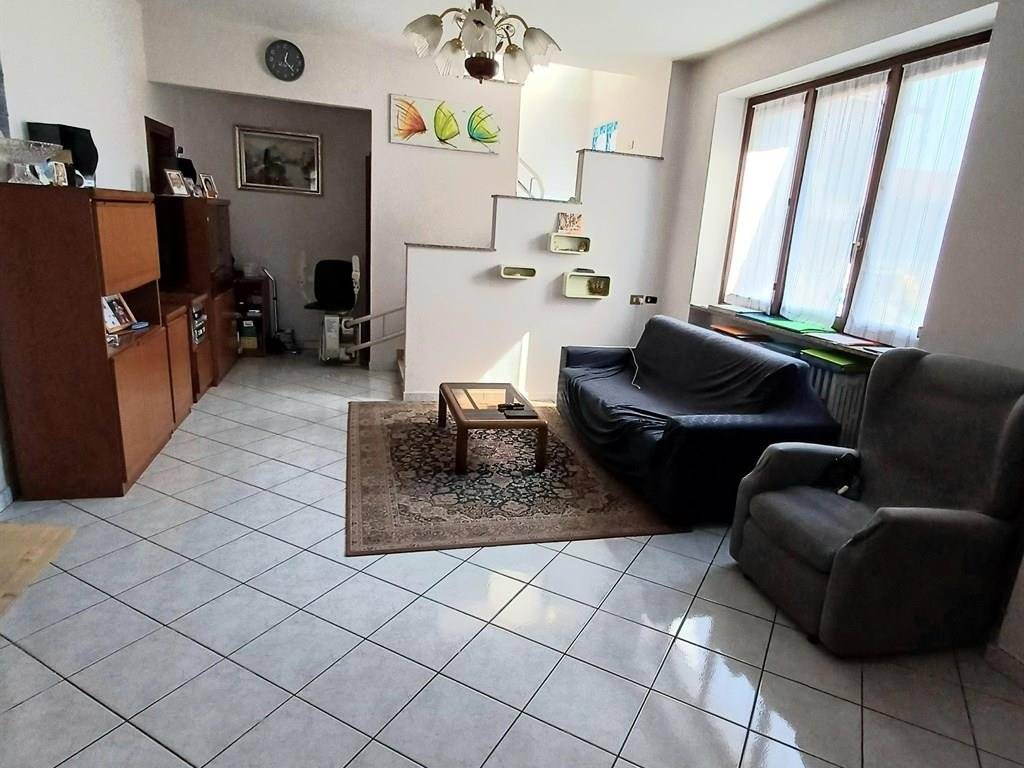pentavano in vendita a Lonate Ceppino