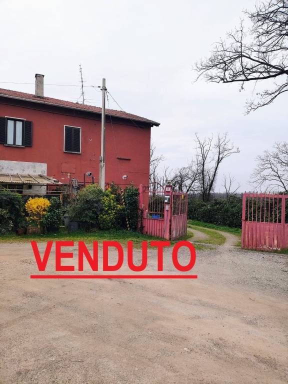 casa indipendente in vendita a Lonate Ceppino