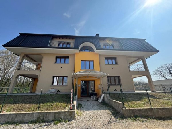 appartamento in vendita a Lonate Ceppino