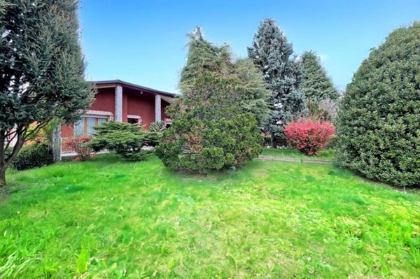 casa indipendente in vendita a Lonate Ceppino