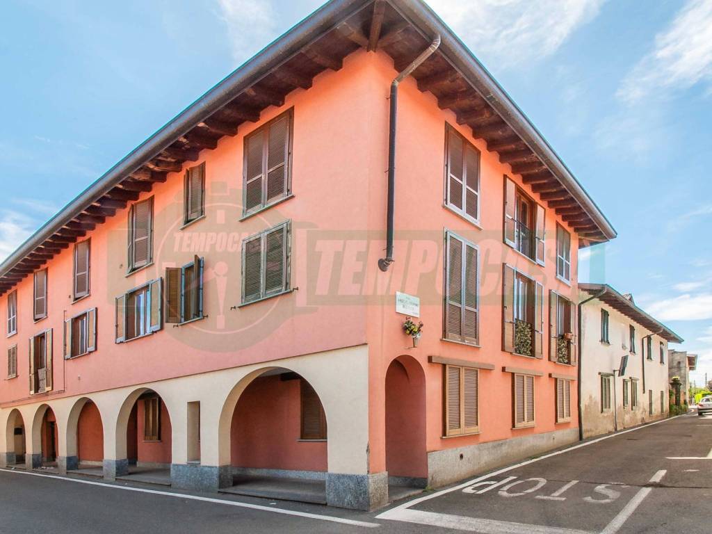 appartamento in vendita a Lonate Ceppino