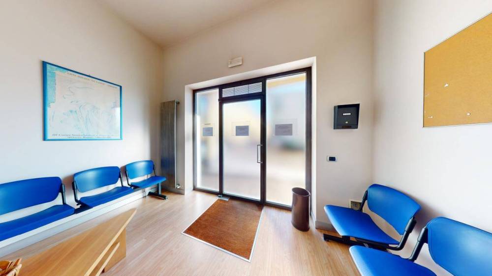 negozio in vendita a Lonate Ceppino