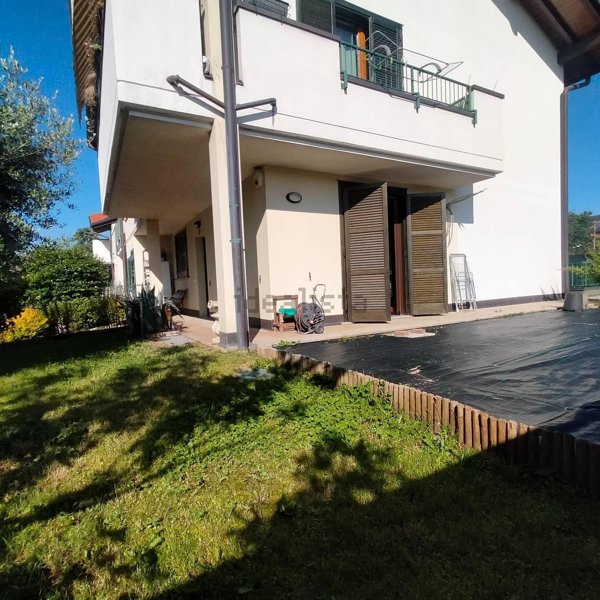 appartamento in vendita a Lonate Ceppino