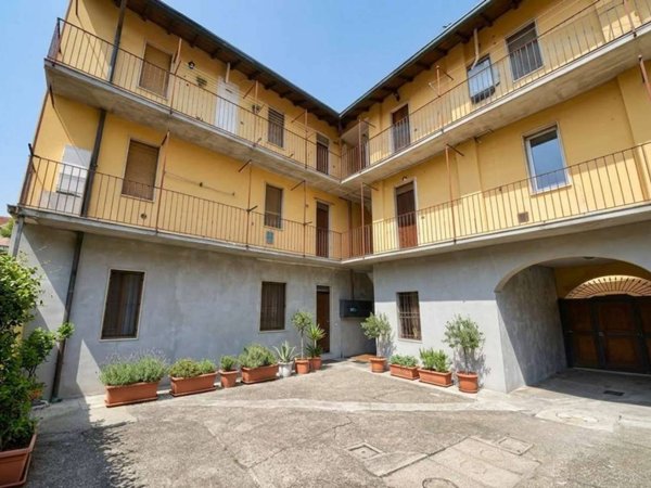 appartamento in vendita a Lonate Ceppino