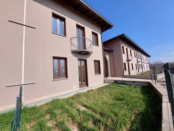 casa indipendente in vendita a Lonate Ceppino