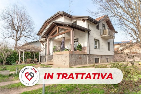 casa indipendente in vendita a Lonate Ceppino