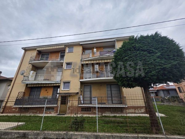 appartamento in vendita a Lonate Ceppino