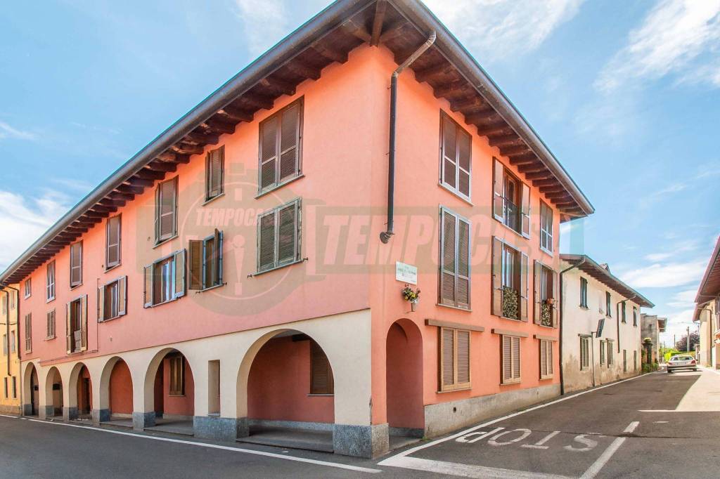 appartamento in vendita a Lonate Ceppino