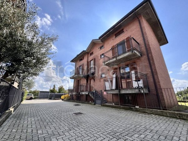 casa indipendente in vendita a Lonate Ceppino