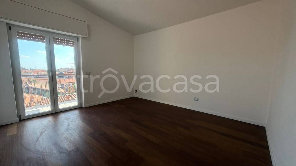 appartamento in vendita a Lonate Ceppino