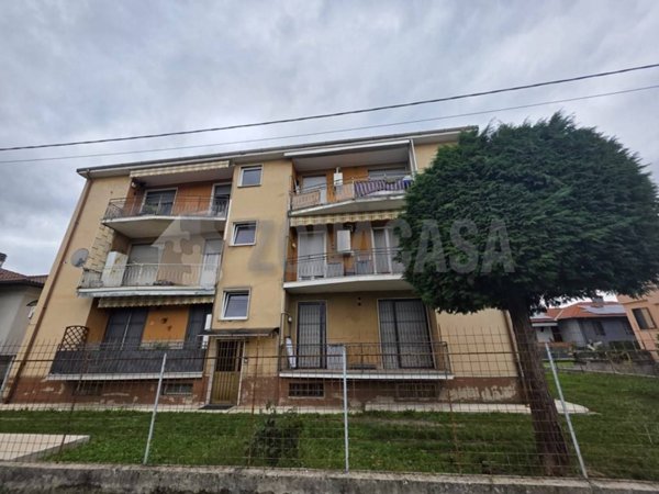 appartamento in vendita a Lonate Ceppino