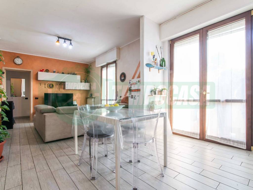 appartamento in vendita a Lonate Ceppino