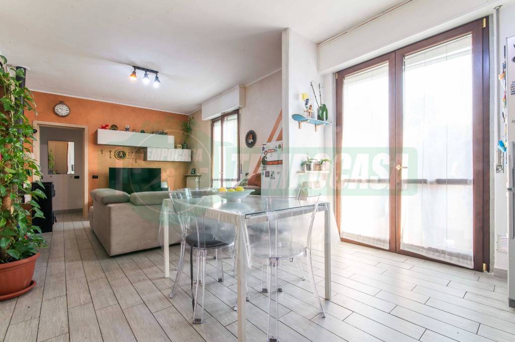 appartamento in vendita a Lonate Ceppino