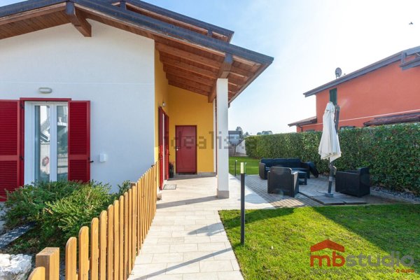 casa indipendente in vendita a Lonate Ceppino