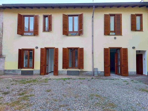 appartamento in vendita a Lonate Ceppino