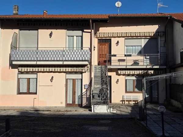 appartamento in vendita a Lonate Ceppino