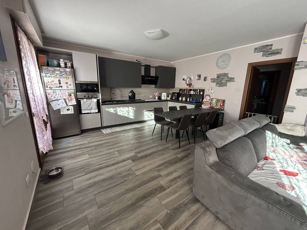 appartamento in vendita a Lonate Ceppino