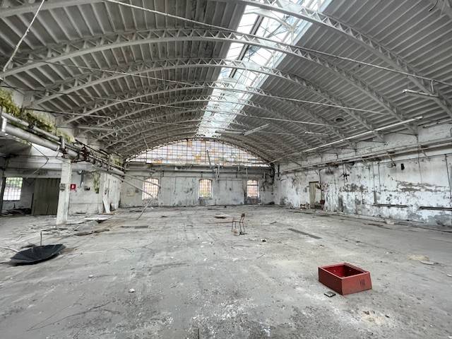 locale commerciale in vendita a Lonate Ceppino