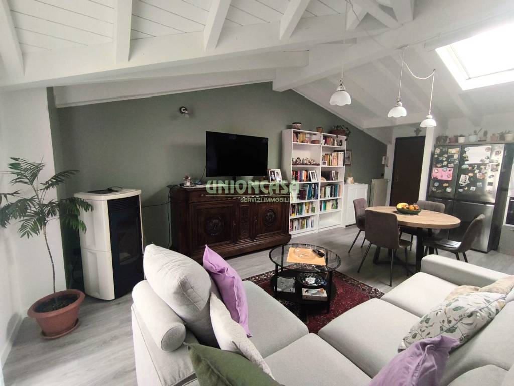 appartamento in vendita a Lonate Ceppino