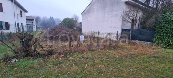 casa indipendente in vendita a Lonate Ceppino