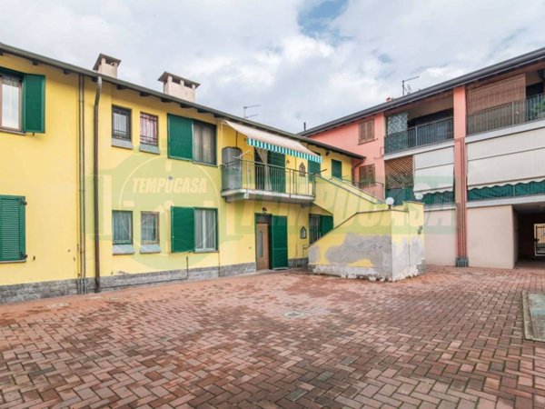 appartamento in vendita a Lonate Ceppino