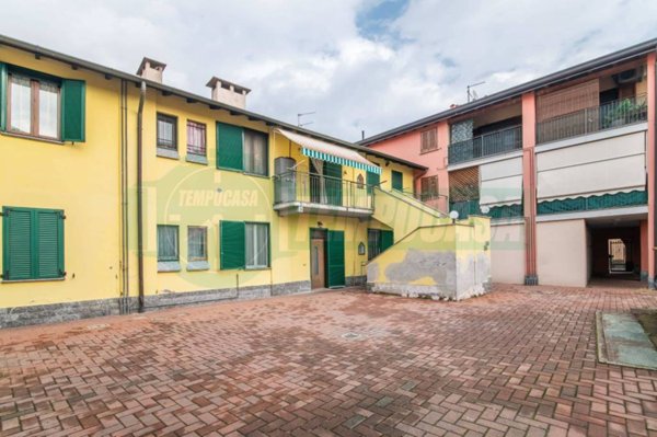 appartamento in vendita a Lonate Ceppino