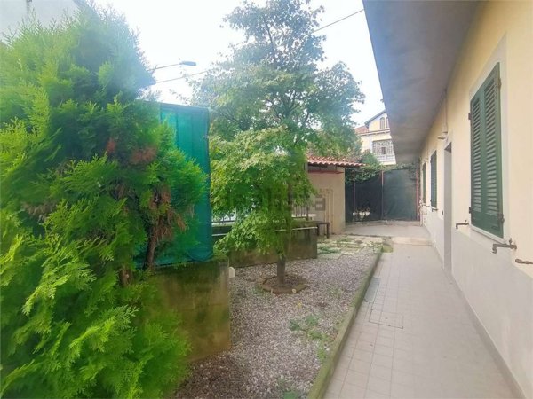 appartamento in vendita a Lonate Ceppino