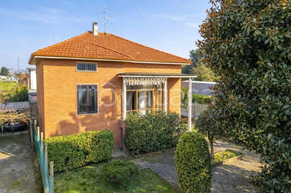 casa indipendente in vendita a Lonate Ceppino