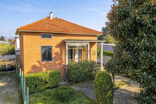 casa indipendente in vendita a Lonate Ceppino